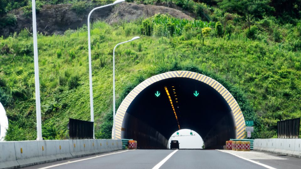 Tunel in vis